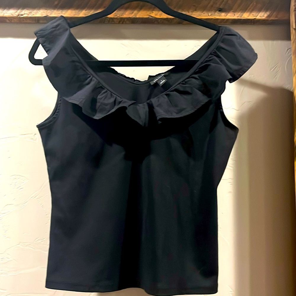 ANN TAYLOR DARLING RUFFLE TOP